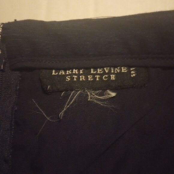 Larry Levine ruffled dark wash denim skirt with scalloped hem - Picture 8 of 9